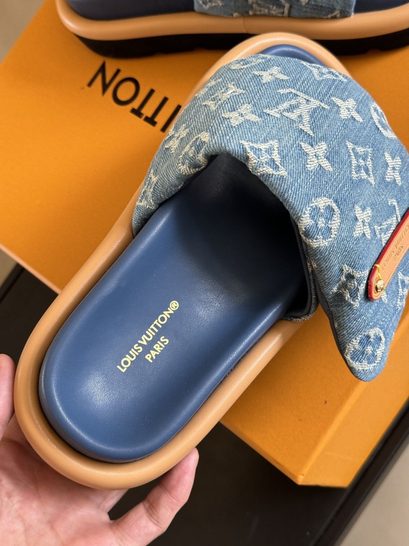 l0vis Vvtt0n slippers